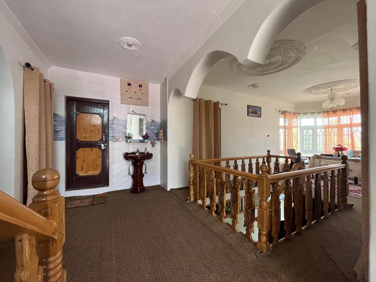 Everest Guest House Gulmarg Eksteriør bilde